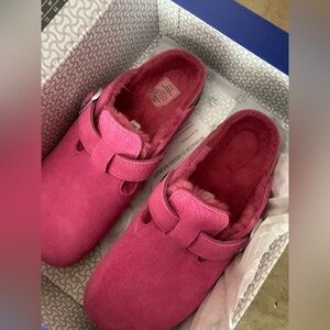 BNIB Birkenstock Shearling Clogs Hot Pink Fuchsia 39